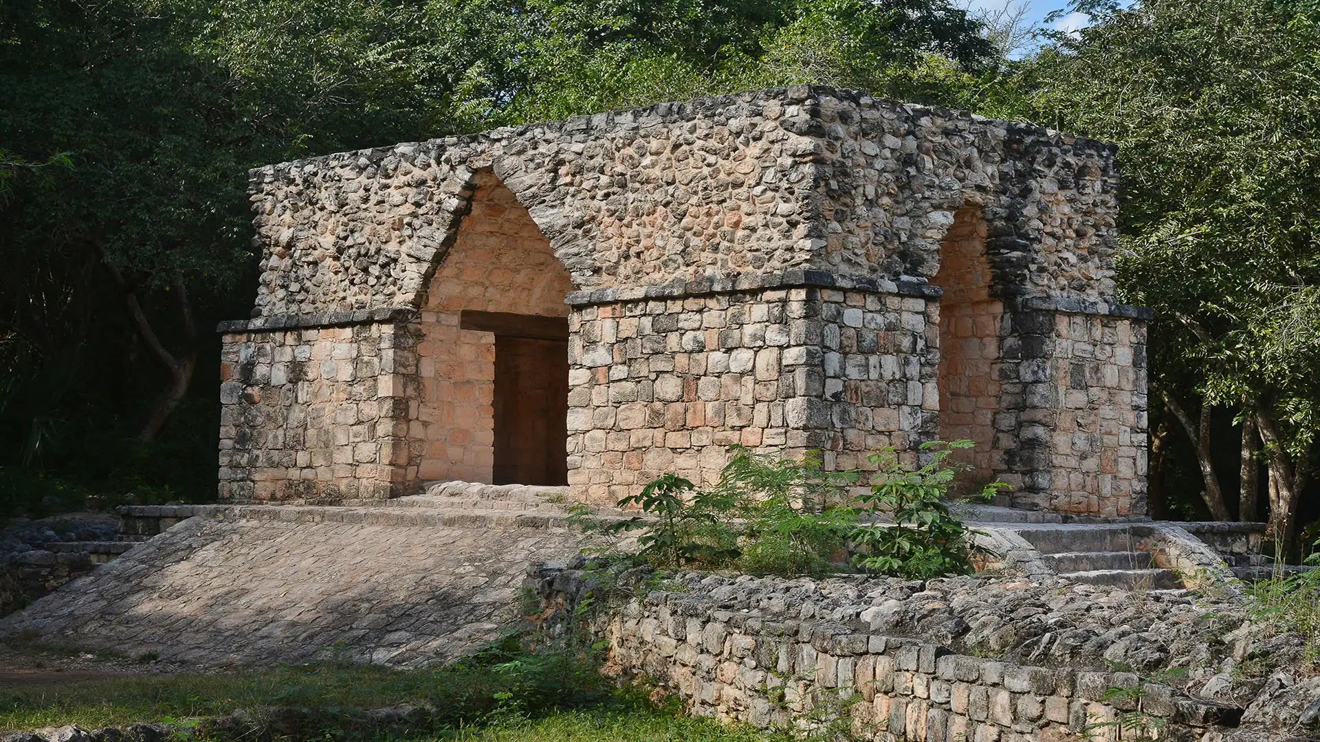 Ek Balam y Cenote Exclusivo